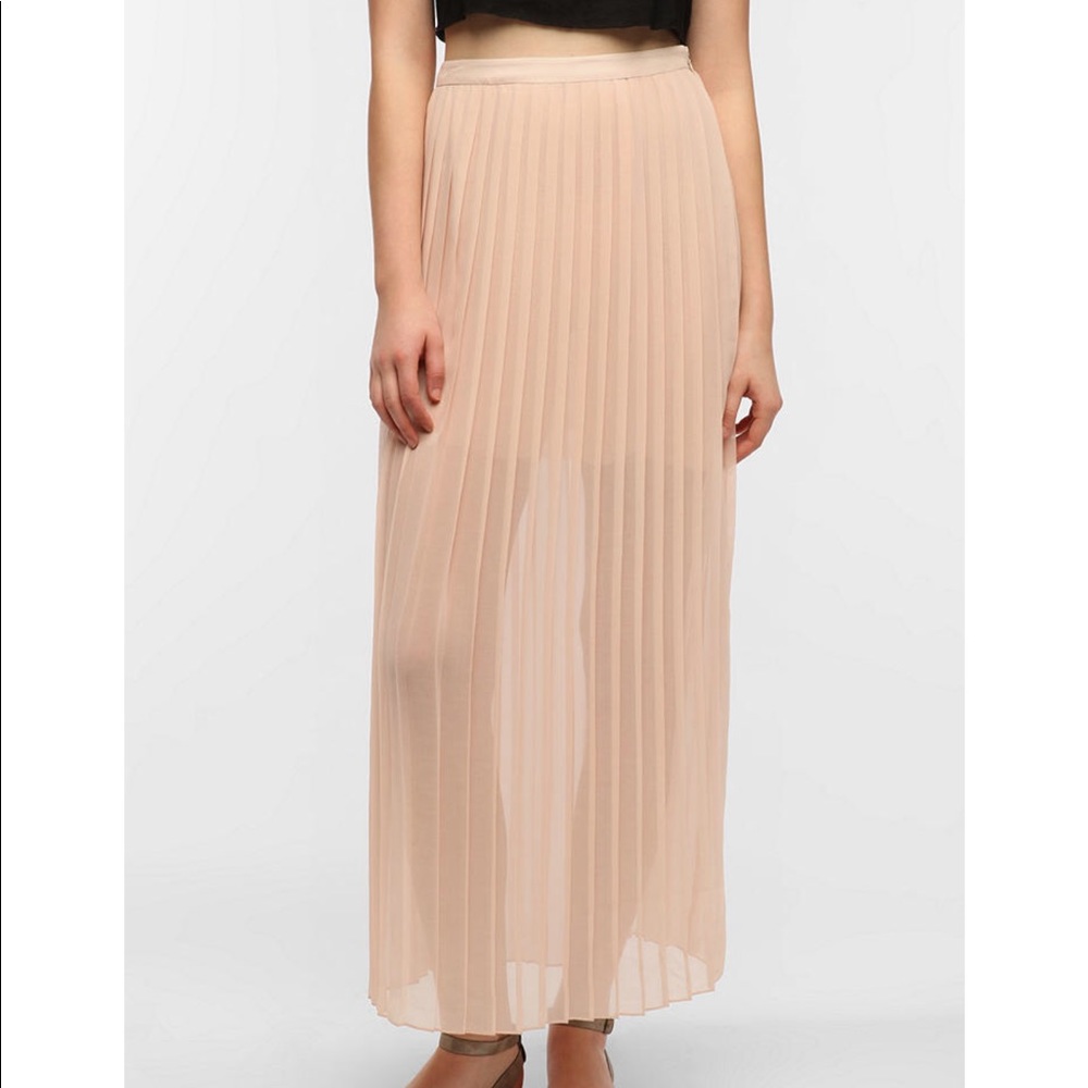 Pleated skirt